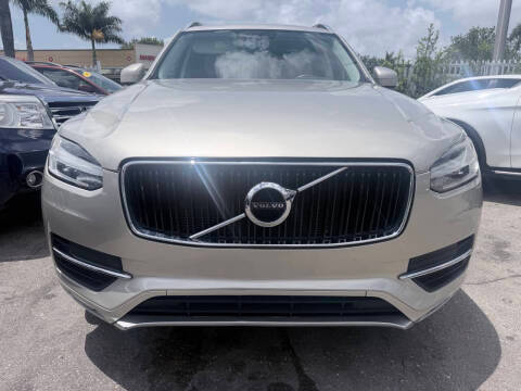 2016 Volvo XC90 T6 Momentum AWD photo