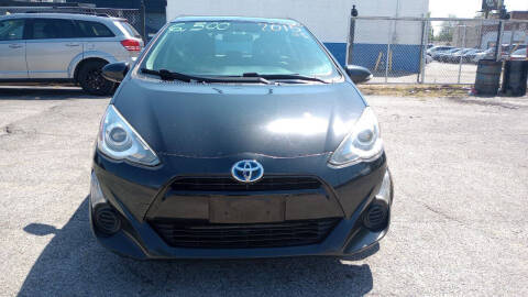 2015 Toyota Prius c Two FWD photo