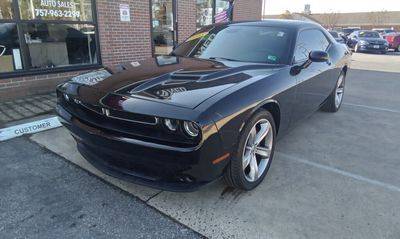 2015 Dodge Challenger SXT RWD photo