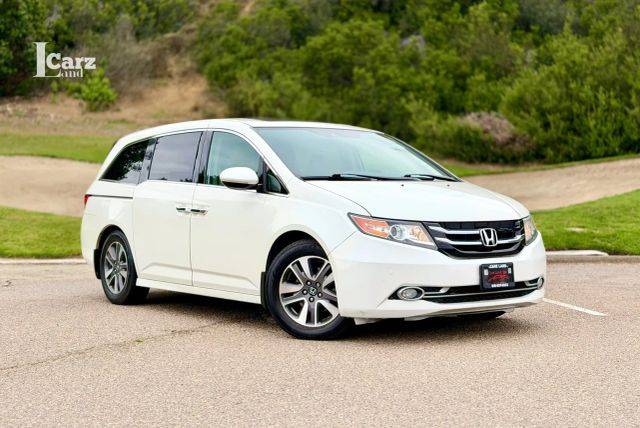 2015 Honda Odyssey Touring FWD photo