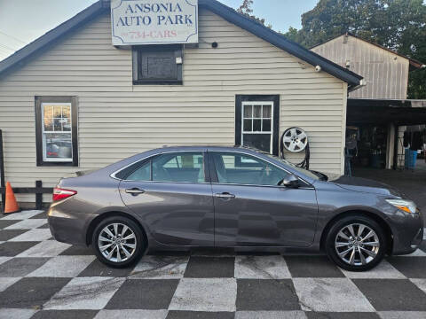 2015 Toyota Camry SE FWD photo