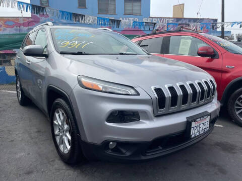 2016 Jeep Cherokee Latitude FWD photo