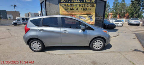 2015 Nissan Versa Note SV FWD photo