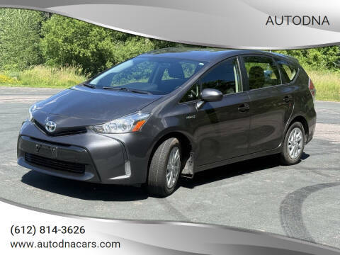 2015 Toyota Prius v Three FWD photo