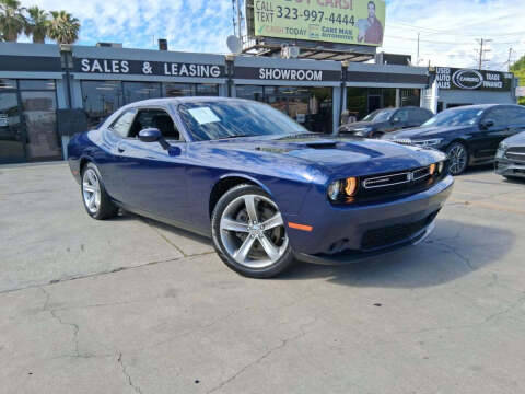 2015 Dodge Challenger SXT RWD photo