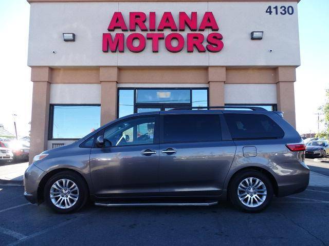 2015 Toyota Sienna XLE FWD photo
