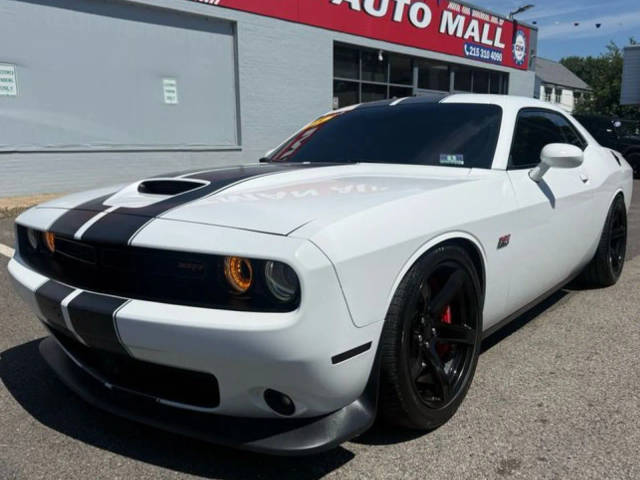 2015 Dodge Challenger SRT 392 RWD photo
