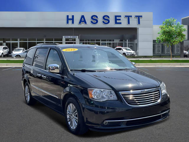 2015 Chrysler Town and Country Touring-L FWD photo