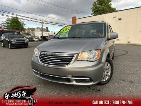 2016 Chrysler Town and Country Touring FWD photo