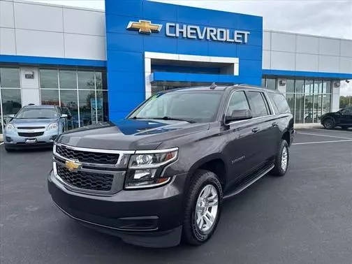 2016 Chevrolet Suburban LS 4WD photo