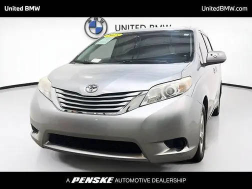 2015 Toyota Sienna LE FWD photo