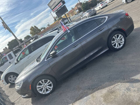 2016 Chrysler 200 Limited FWD photo