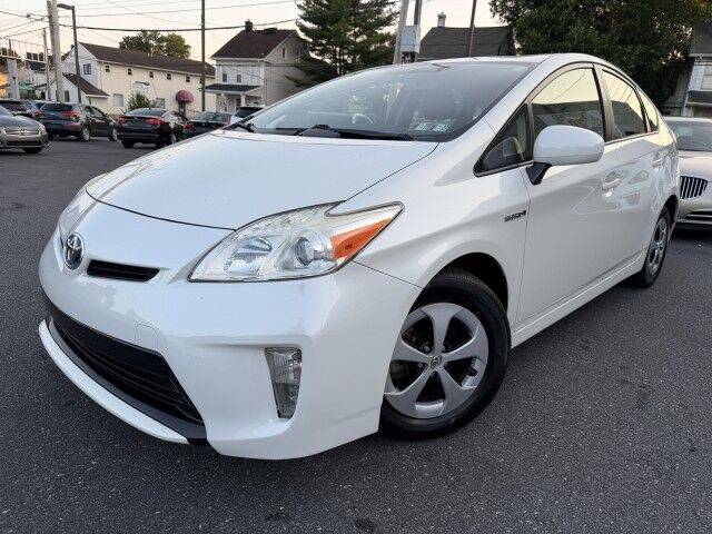 2015 Toyota Prius Four FWD photo