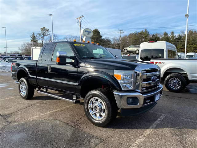 2016 Ford F-350 Super Duty XLT 4WD photo