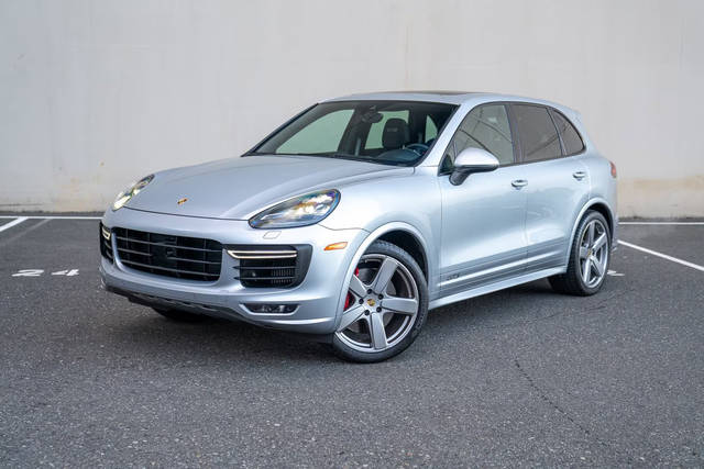 2016 Porsche Cayenne GTS AWD photo