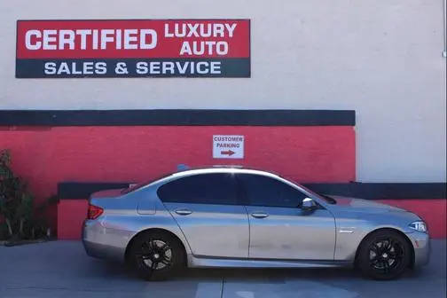 2016 BMW 5 Series 528i RWD photo