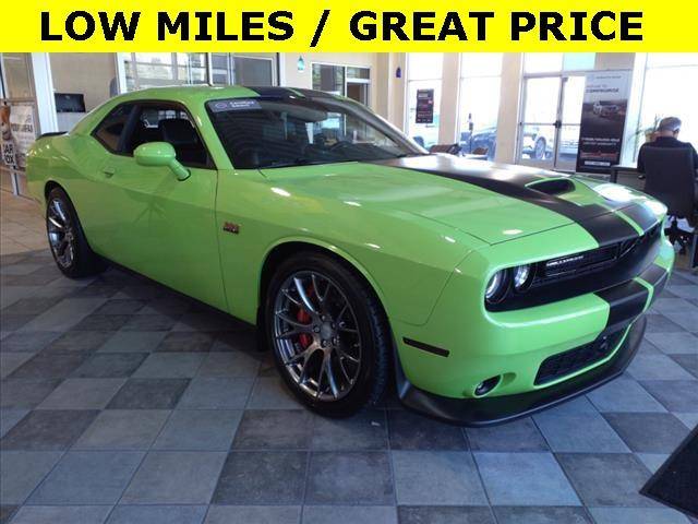 2015 Dodge Challenger SRT 392 RWD photo