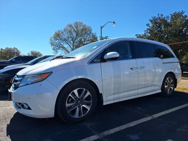 2015 Honda Odyssey Touring FWD photo