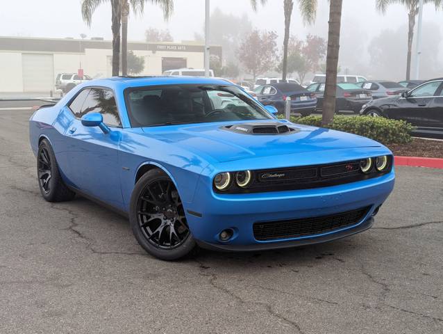 2015 Dodge Challenger R/T Shaker RWD photo