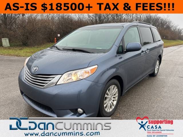 2015 Toyota Sienna XLE FWD photo