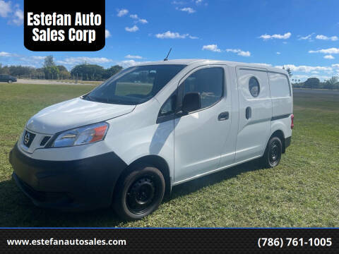 2015 Nissan NV200 SV FWD photo