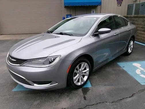 2016 Chrysler 200 Limited FWD photo
