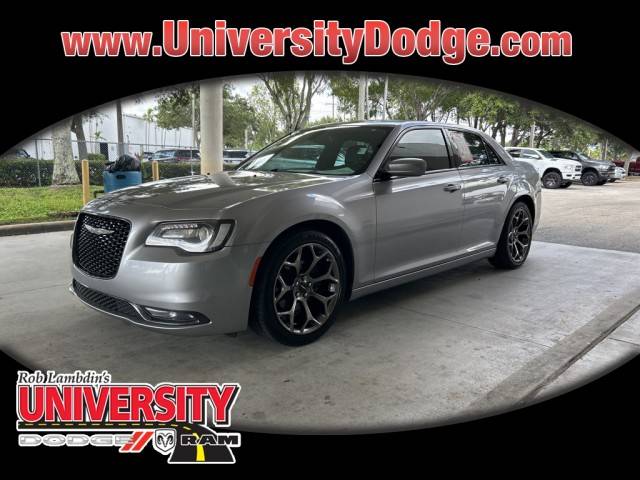 2015 Chrysler 300 300S RWD photo