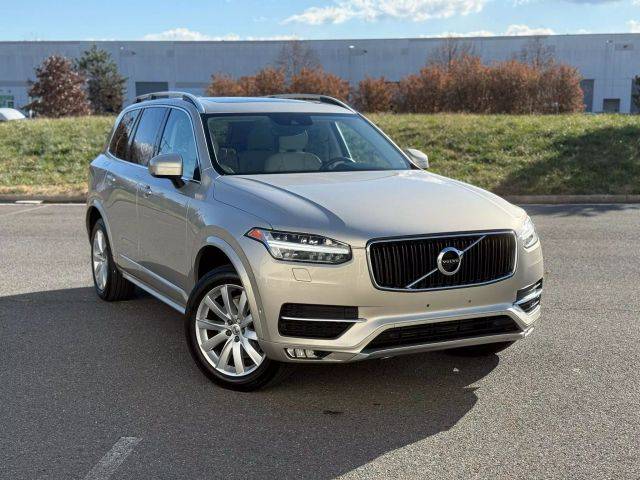 2016 Volvo XC90 T6 Momentum AWD photo