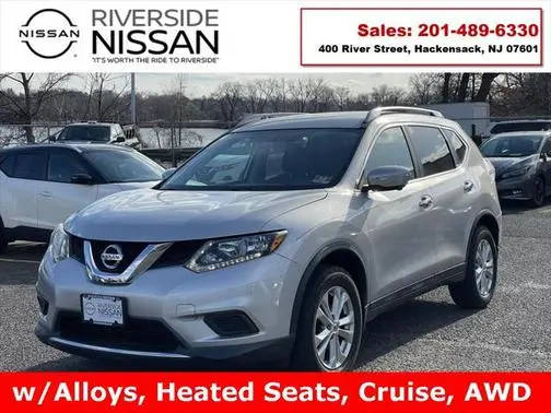 2015 Nissan Rogue SV FWD photo