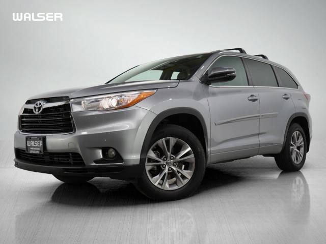 2015 Toyota Highlander LE Plus FWD photo