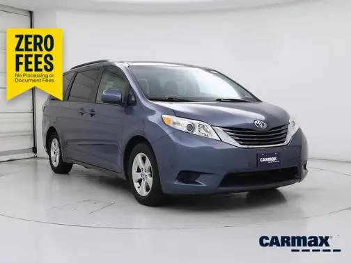 2015 Toyota Sienna LE FWD photo