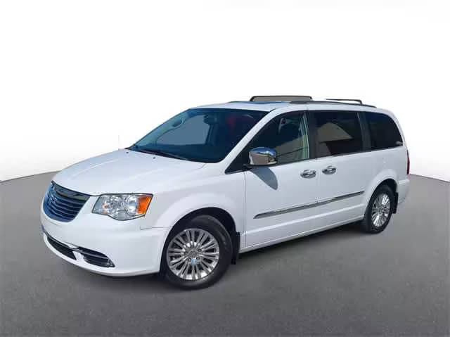 2016 Chrysler Town and Country Limited FWD photo