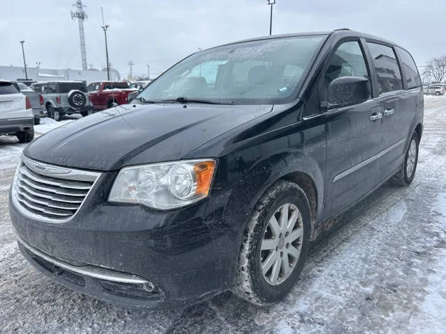 2016 Chrysler Town and Country Touring FWD photo