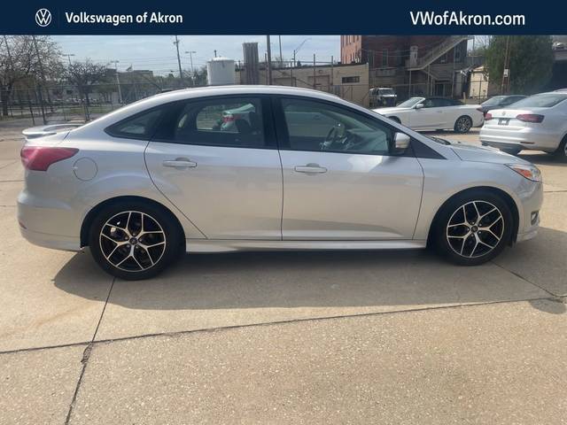 2015 Ford Focus SE FWD photo