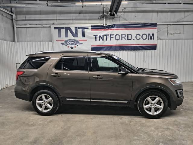 2016 Ford Explorer XLT 4WD photo