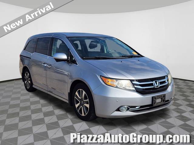 2016 Honda Odyssey Touring FWD photo