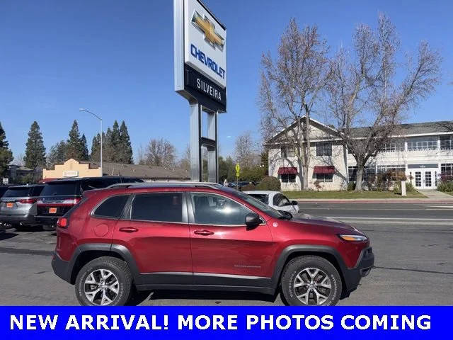 2016 Jeep Cherokee Trailhawk 4WD photo