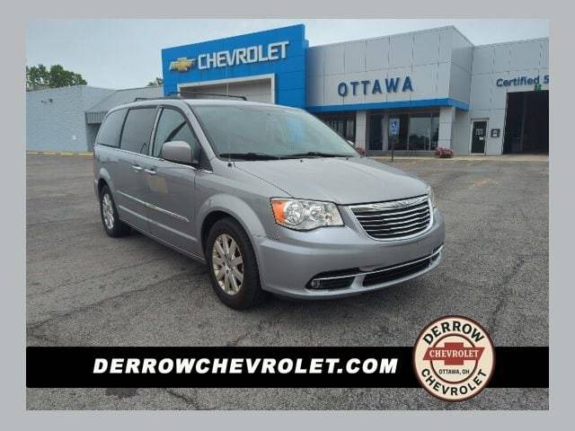2016 Chrysler Town and Country Touring FWD photo