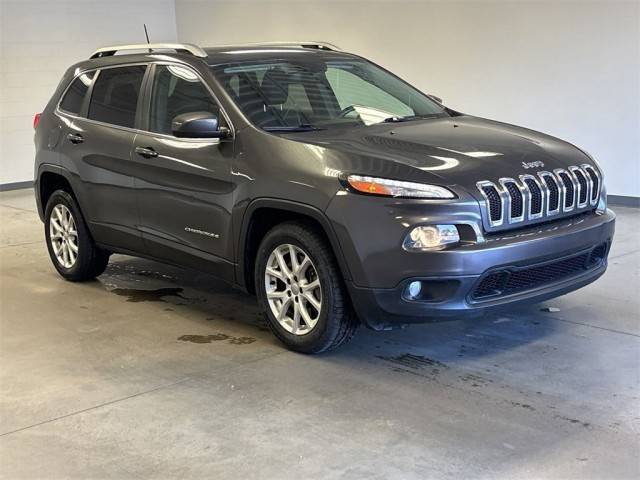 2016 Jeep Cherokee Latitude FWD photo