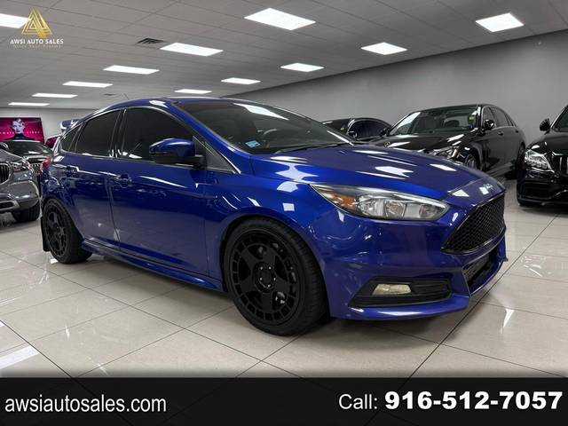 2015 Ford Focus ST FWD photo