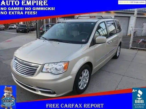 2016 Chrysler Town and Country Touring FWD photo