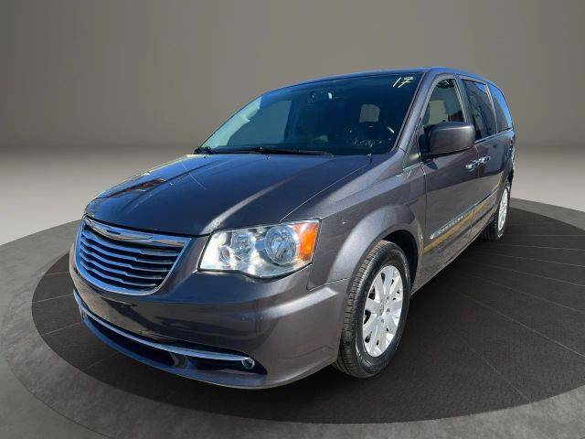 2016 Chrysler Town and Country Touring FWD photo