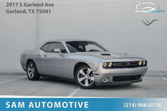 2015 Dodge Challenger SXT RWD photo