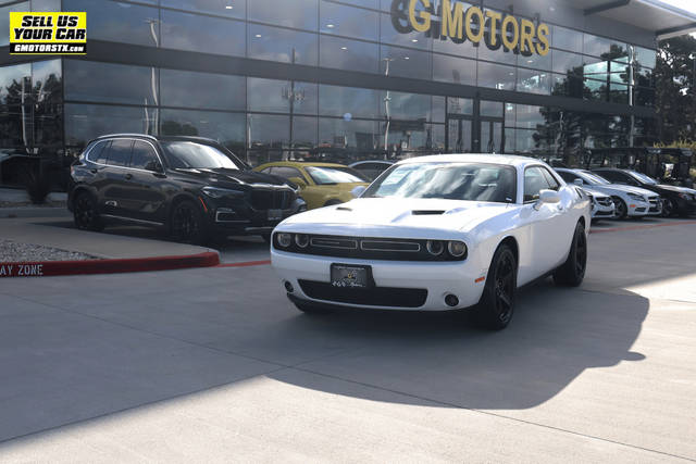 2015 Dodge Challenger SXT Plus RWD photo