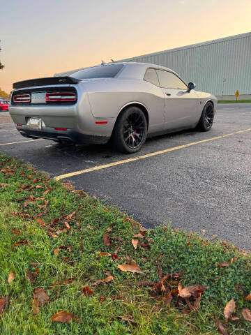 2015 Dodge Challenger SRT Hellcat RWD photo