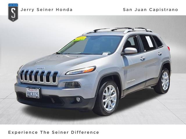 2016 Jeep Cherokee Latitude FWD photo