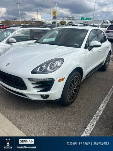 2016 Porsche Macan S AWD photo