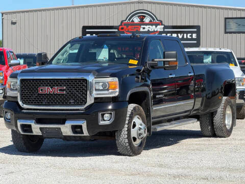 2015 GMC Sierra 3500HD Denali 4WD photo
