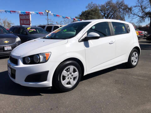2016 Chevrolet Sonic LS FWD photo