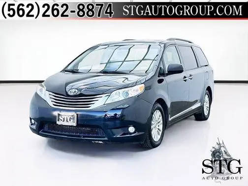 2015 Toyota Sienna XLE FWD photo